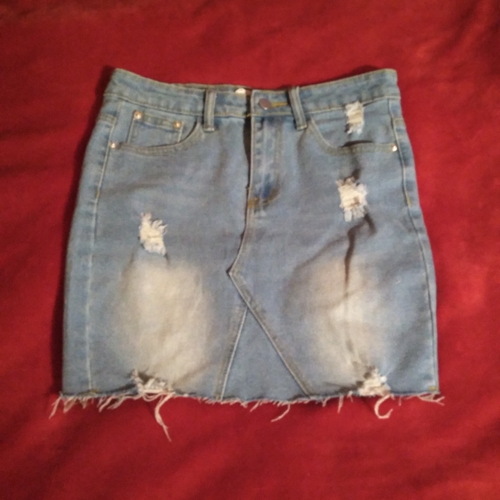 Just Quella skirt size (4-6)